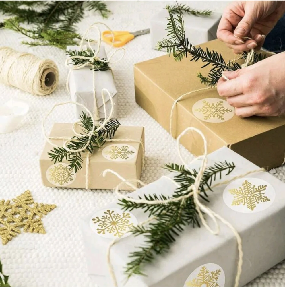 Gold Snowflake Sticker Roll
